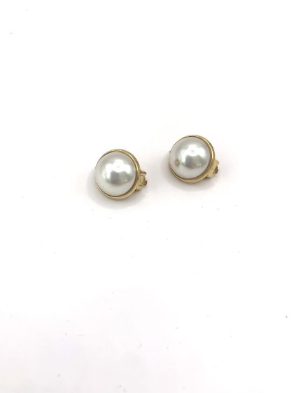 στρογγυλό λευκό κλιπ σκουλαρίκι